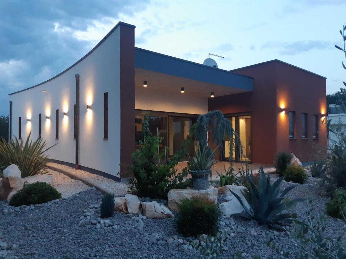 Apartments Bijou With Big Private Garden Near Umag Vilanija Esterno foto
