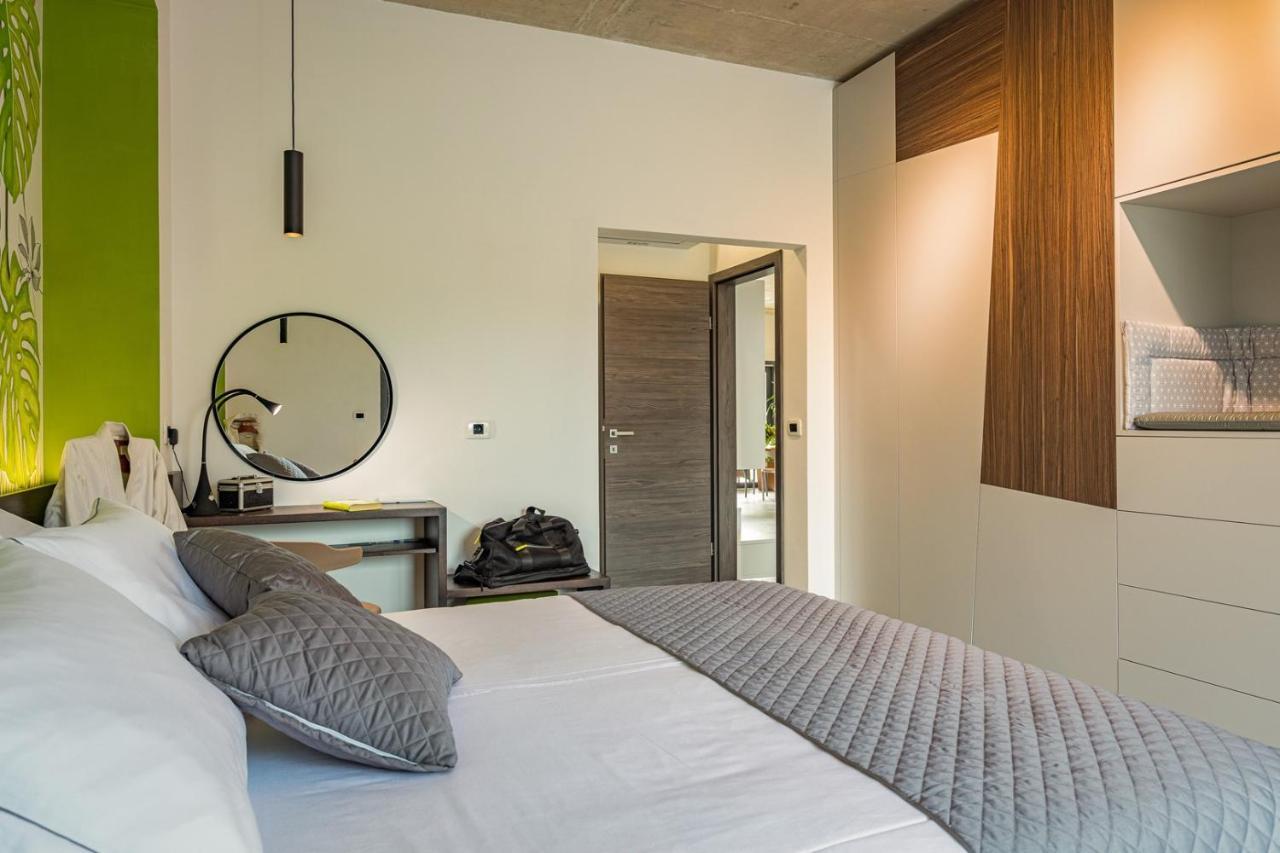 Apartments Bijou With Big Private Garden Near Umag Vilanija Esterno foto