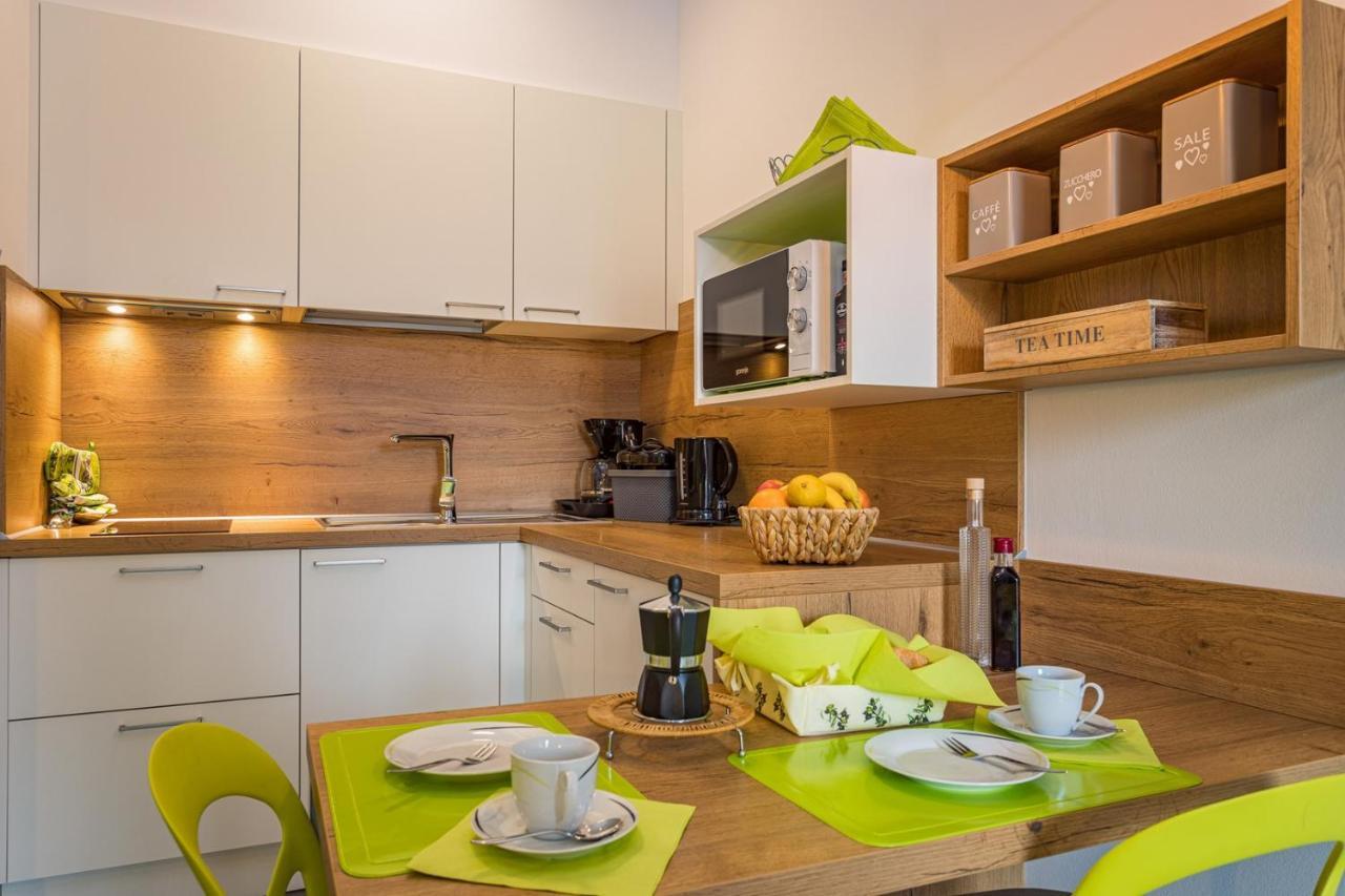 Apartments Bijou With Big Private Garden Near Umag Vilanija Esterno foto