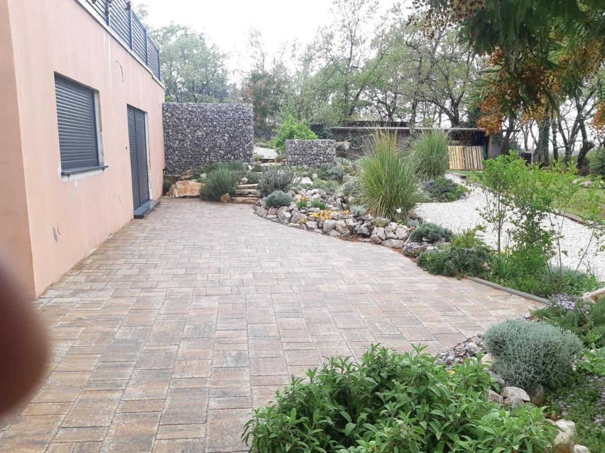 Apartments Bijou With Big Private Garden Near Umag Vilanija Esterno foto