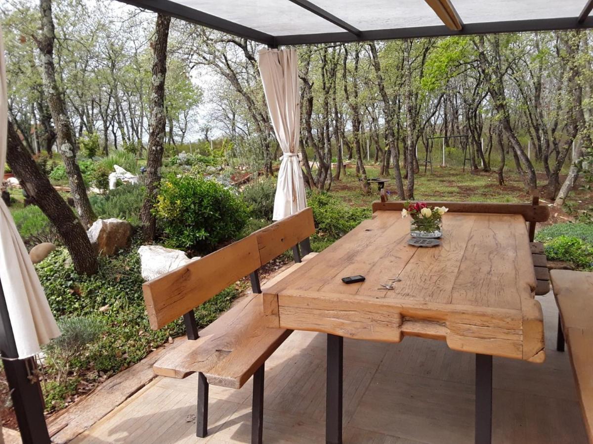 Apartments Bijou With Big Private Garden Near Umag Vilanija Esterno foto