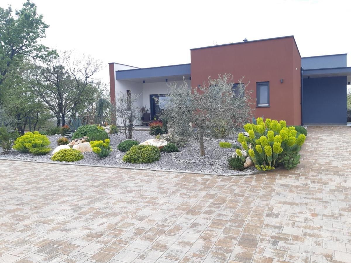 Apartments Bijou With Big Private Garden Near Umag Vilanija Esterno foto