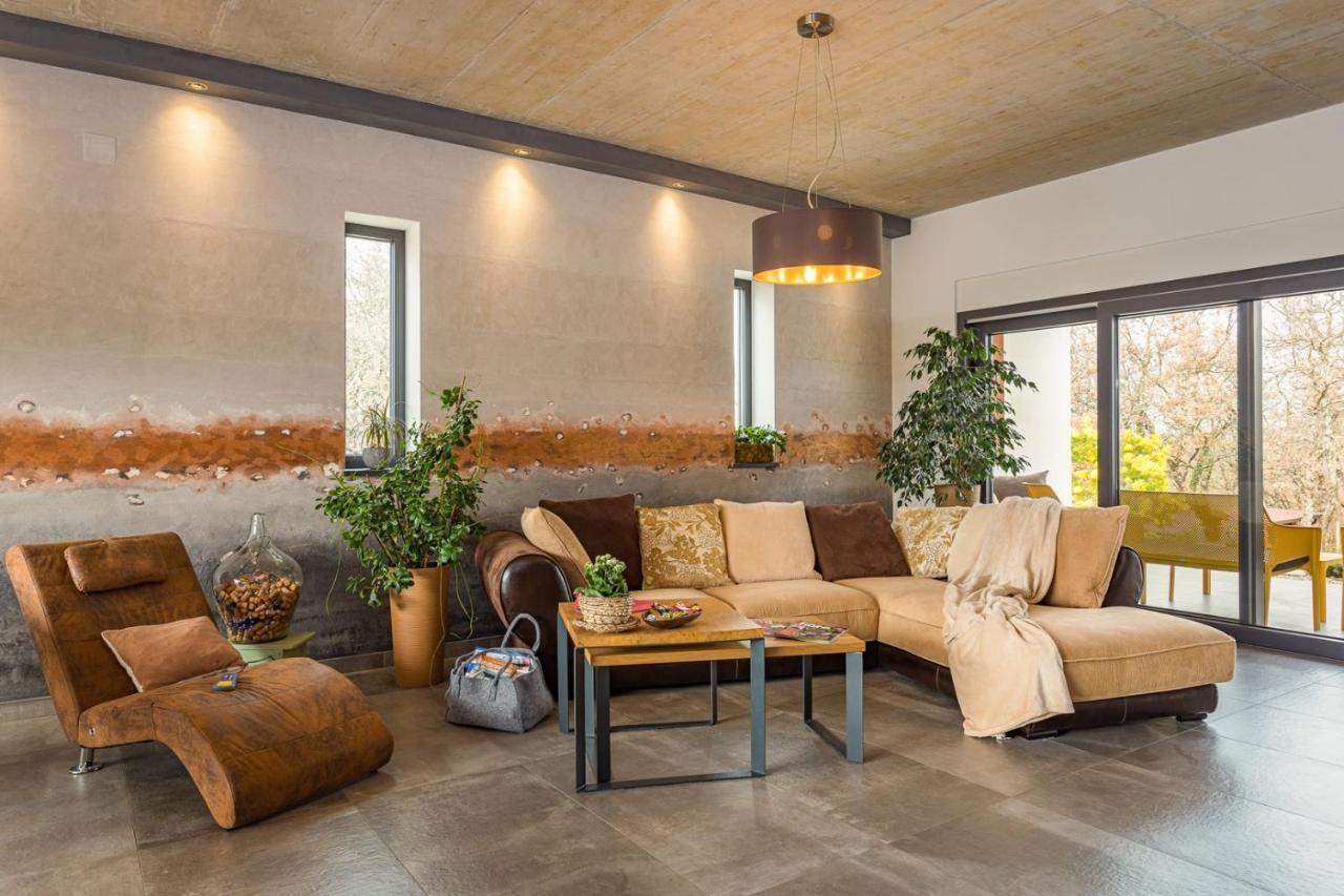 Apartments Bijou With Big Private Garden Near Umag Vilanija Esterno foto
